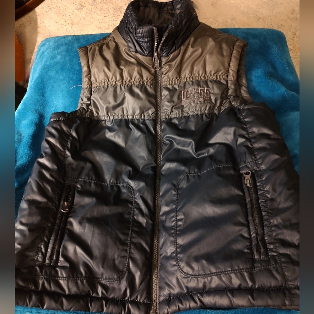 Kid’s Reversible Puffer Vest Boy’s with Pockets Size 12, large